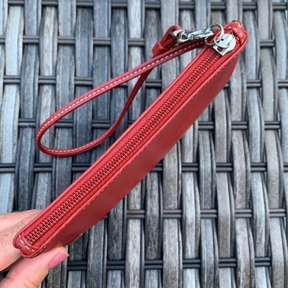 𝅺COACH Red Leather Wristlet - Picture 12 of 14